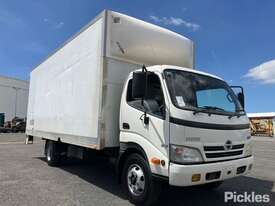 2011 Hino 300 916 - picture0' - Click to enlarge