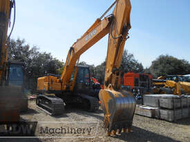 Kato HD820-7 Excavator  - picture0' - Click to enlarge