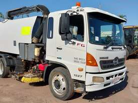 Hino Sweeper - picture0' - Click to enlarge