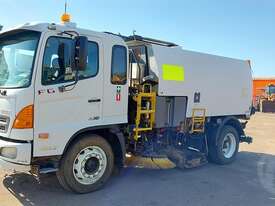 Hino Sweeper - picture1' - Click to enlarge