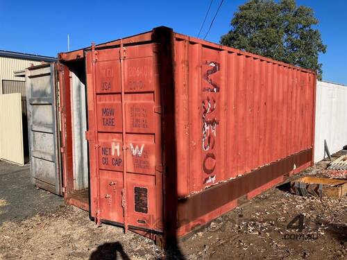 20' SHIPPING CONTAINER