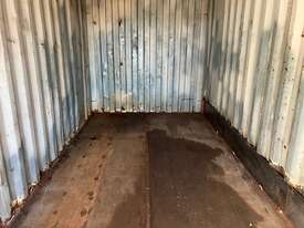 20' SHIPPING CONTAINER - picture2' - Click to enlarge