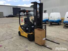 2017 Komatsu Counter Balance Forklift - picture0' - Click to enlarge