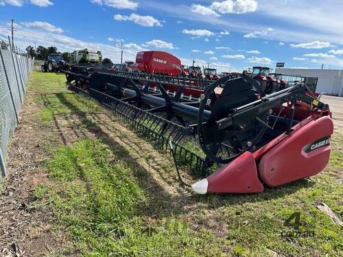 2017 Case IH 3152 Draper Front