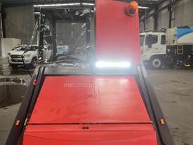 Powerboss 9xr Industrial sweeper  - picture0' - Click to enlarge