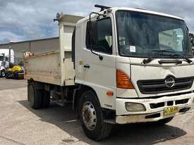 Hino FG - picture0' - Click to enlarge