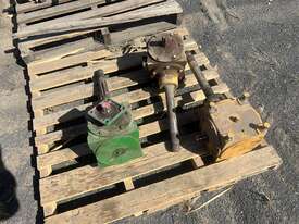 Hadbro Angle Drive Gear Boxes for Chaser Bin - picture0' - Click to enlarge