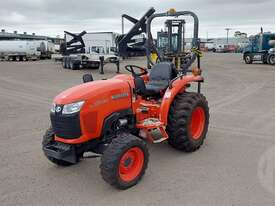 Kubota L3200 - picture2' - Click to enlarge