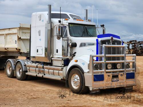 10/2014 Kenworth T909 6x4 Prime Mover Sleeper Cab 2d White Turbo Diesel 14.9L 500 HP