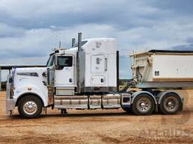 10/2014 Kenworth T909 6x4 Prime Mover Sleeper Cab 2d White Turbo Diesel 14.9L 500 HP - picture0' - Click to enlarge