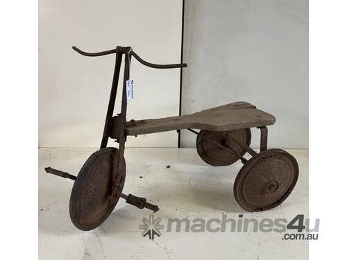 VINTAGE 3 WHEEL TRIKE 