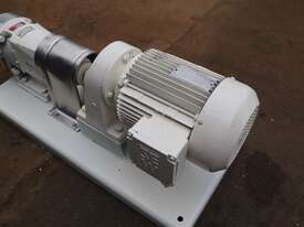 Stainless Lobe Pump - 2.2kW - SSP SR/2/013 ***MAKE AN OFFER*** - picture2' - Click to enlarge