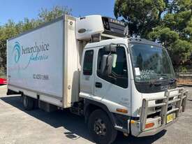 2005 Isuzu FSR 550 Long Refrigerated Pantech - picture0' - Click to enlarge
