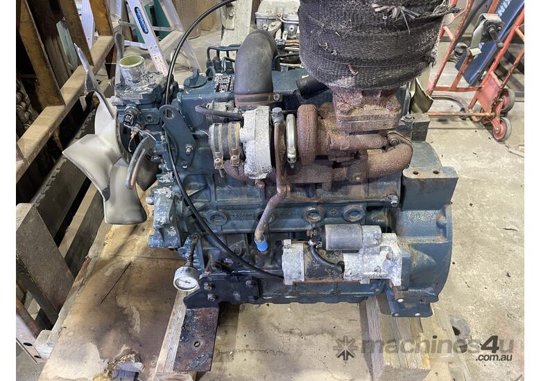caption Kubota V3.3T Motor