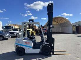 Tcm FG25T30 LPG Forklift - picture1' - Click to enlarge