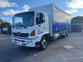 2007 Hino GH Curtainsider - picture1' - Click to enlarge