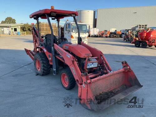 Kubota B26 Tractor/Backhoe