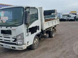 Isuzu NLR - picture2' - Click to enlarge