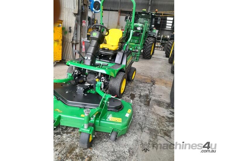 caption 2020 John Deere 1570 C Mowers Front
