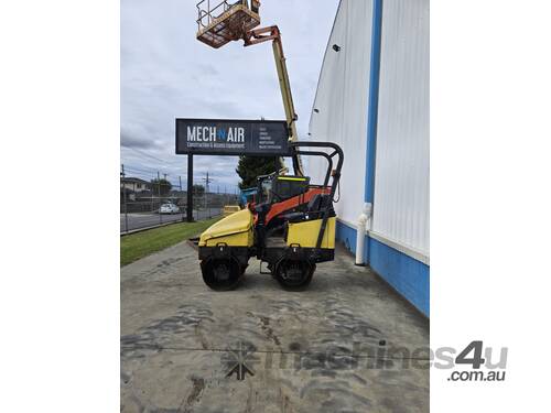 WACKER NEUSON RD11A ROLLER