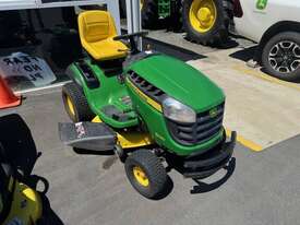 John Deere D130 Lawn Garden Tractors - picture0' - Click to enlarge