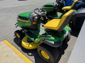 John Deere D130 Lawn Garden Tractors - picture0' - Click to enlarge