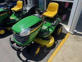 John Deere D130 Lawn Garden Tractors - picture2' - Click to enlarge