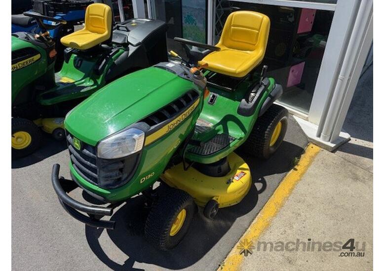 caption John Deere D130 Lawn Garden Tractors