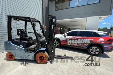 Royal 2.5T 4500mm Container Mast 4 Wheel Li-ION Battery Forklift