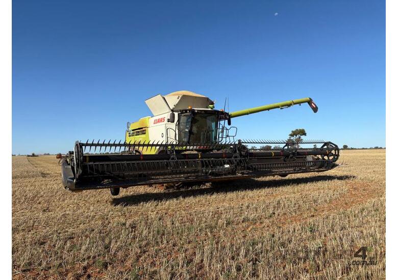 caption Combine Harvester Claas 770TT