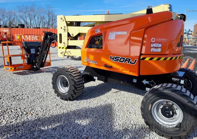 New JLG 450AJ Articulating Boom Lift image 2