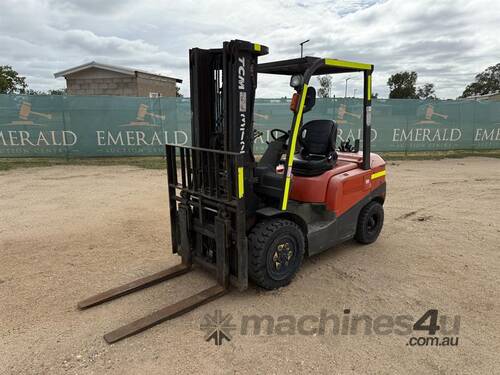 TCM FD30T3 FORKLIFT