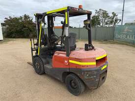 TCM FD30T3 FORKLIFT - picture1' - Click to enlarge