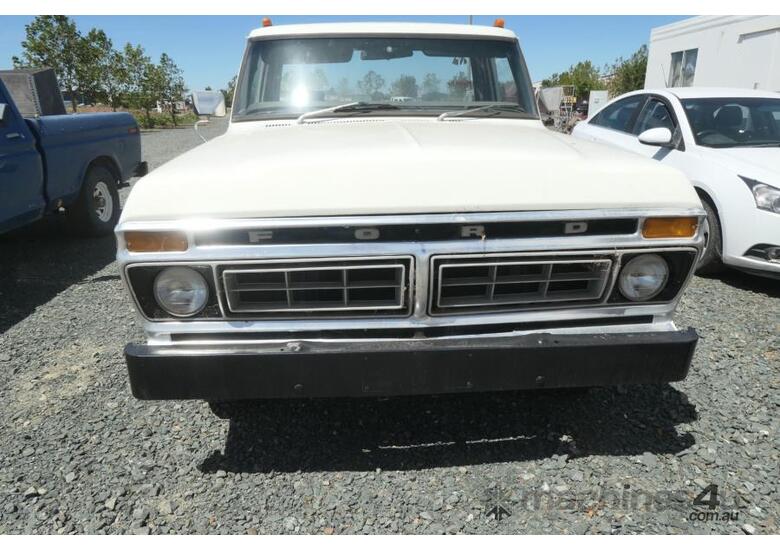 caption F100 Custom Pickup Truck