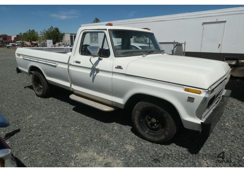 caption F100 Custom Pickup Truck