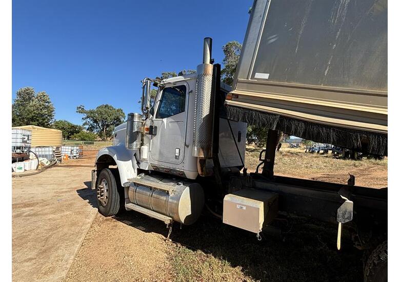 2007 INTERNATIONAL EAGLE 9900i 