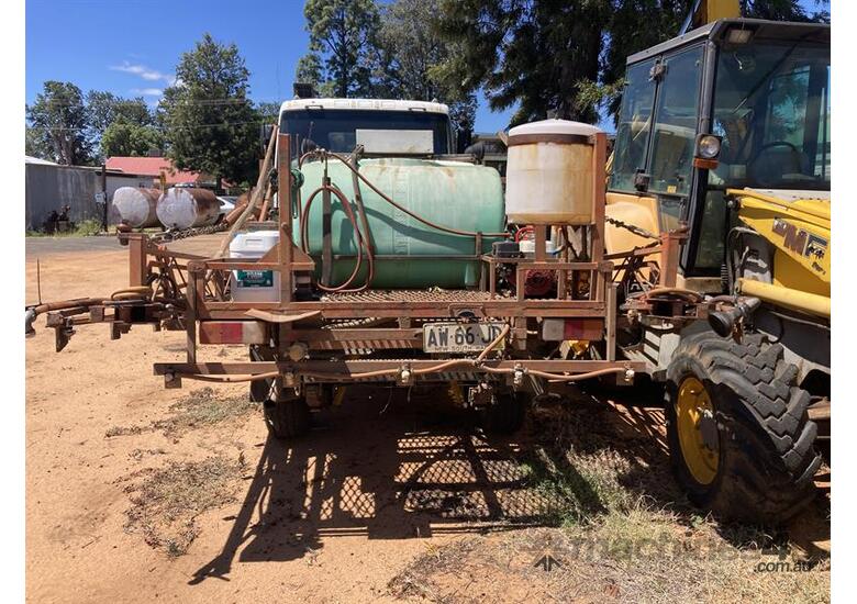 caption LANDCRUISER SPRAY RIG