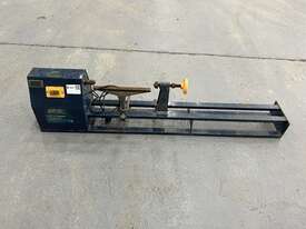 GMC woodworking lathe - picture0' - Click to enlarge