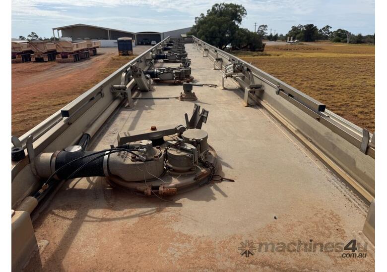 caption 1992 Hockney Alcan TS-3-36 Tri Axle Water Tanker Trailer