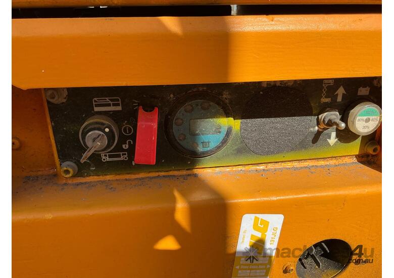 caption 2014 Haulotte Optimum 8 Scissor Lift