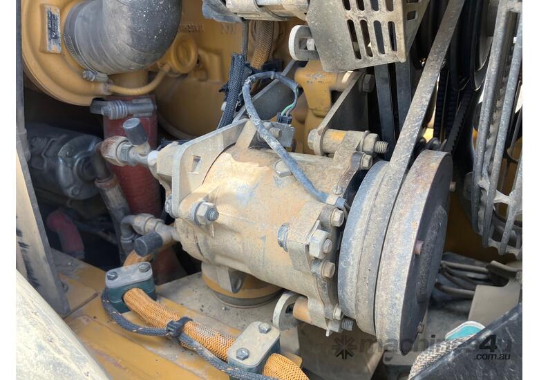 2018 Caterpillar CS-533E Articulated Smooth Drum Roller