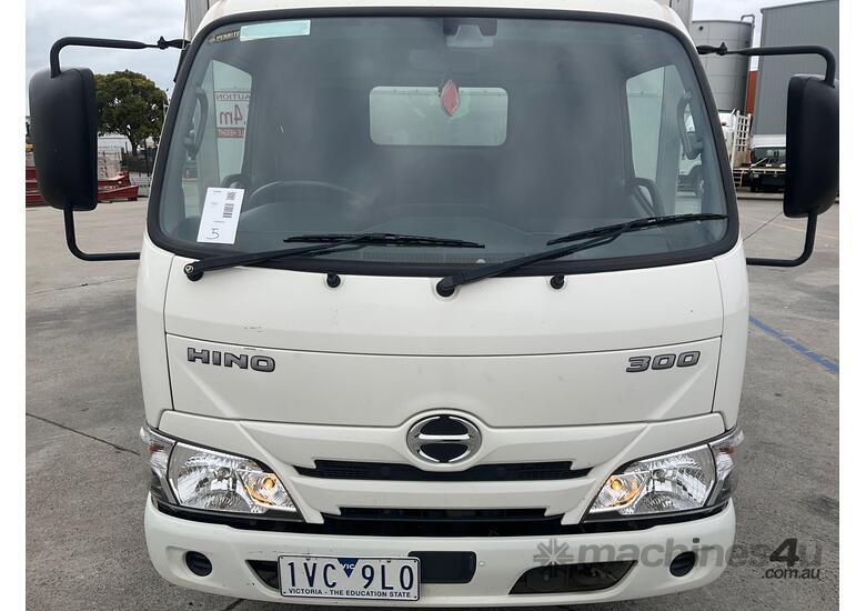 caption 2021 Hino 300 616 Pantech