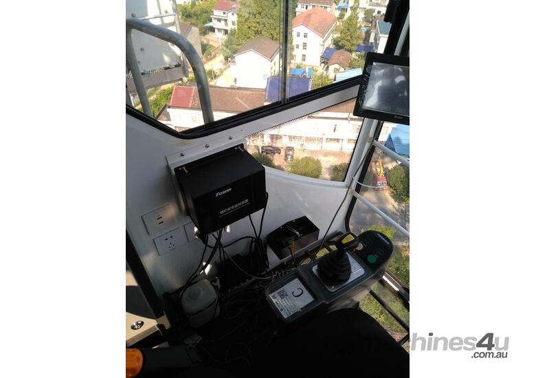 caption 2025 Zoomlion L200-16 Luffing Jib Crane