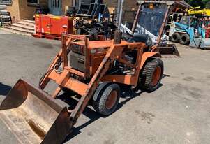 Kubota   B7100HST WITH FEL