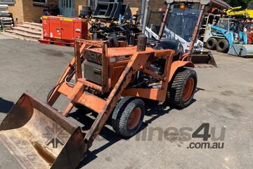 Kubota   B7100HST WITH FEL