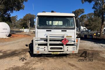 1996 INTERNATIONAL ACCO 2350 G FUEL TANKER 1996 INTERNATIONAL ACCO 2350 G FUEL TANKER