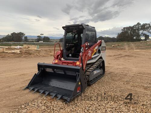 Low hour skid steer loader 