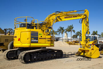 Komatsu PC228US-11 Excavator Steel Tracked - 22t Zero Swing for  