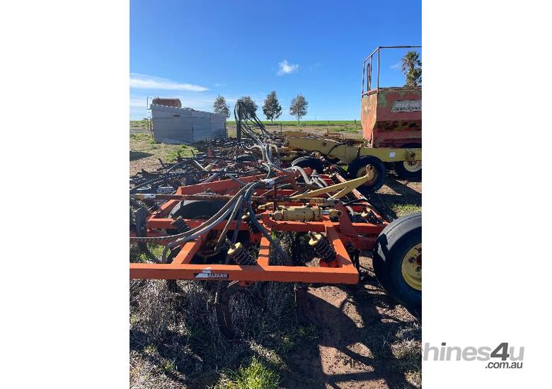 caption Alfarm Airseeder, cart and bar.