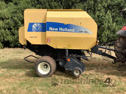 NEW HOLLAND BR740A ROUND HAY BALER